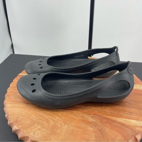Crocs Womens Kadee Rubber Ballet Flats Black Slingback Slip on resistant Shoes 8 - Picture 3 of 6